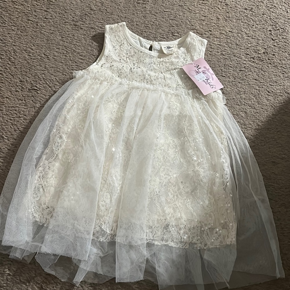 NEW! 3T lace dress!